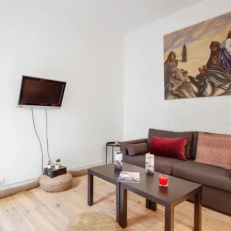 Charming Little Flat With Court Close To Eiffel Tower In - Welkeys パリ