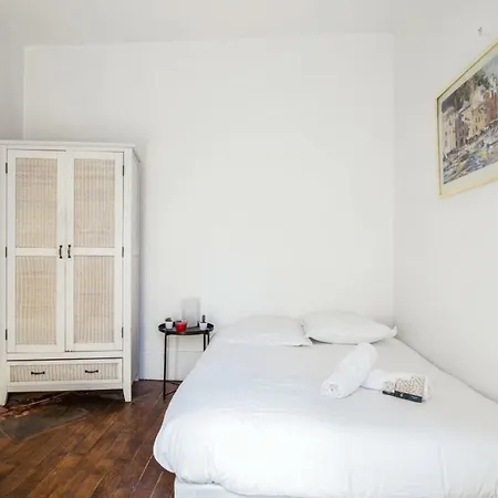 Charming Little Flat With Court Close To Eiffel Tower In - Welkeys アパート *