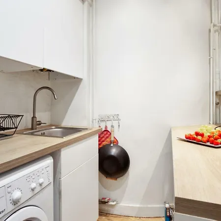 アパート Charming Little Flat With Court Close To Eiffel Tower In - Welkeys